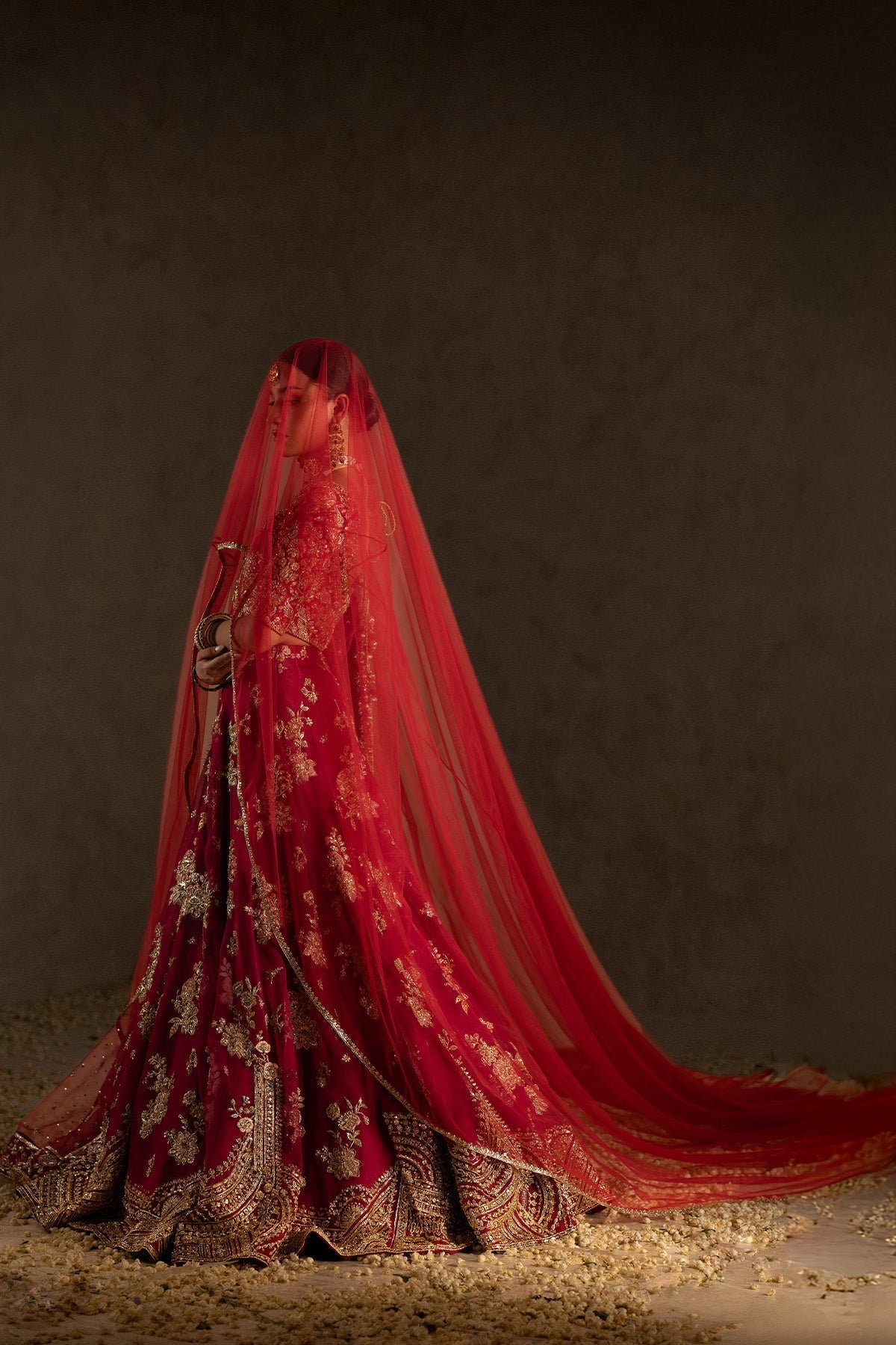 Zuria Dor - Nour Neue Ayla's Atelier