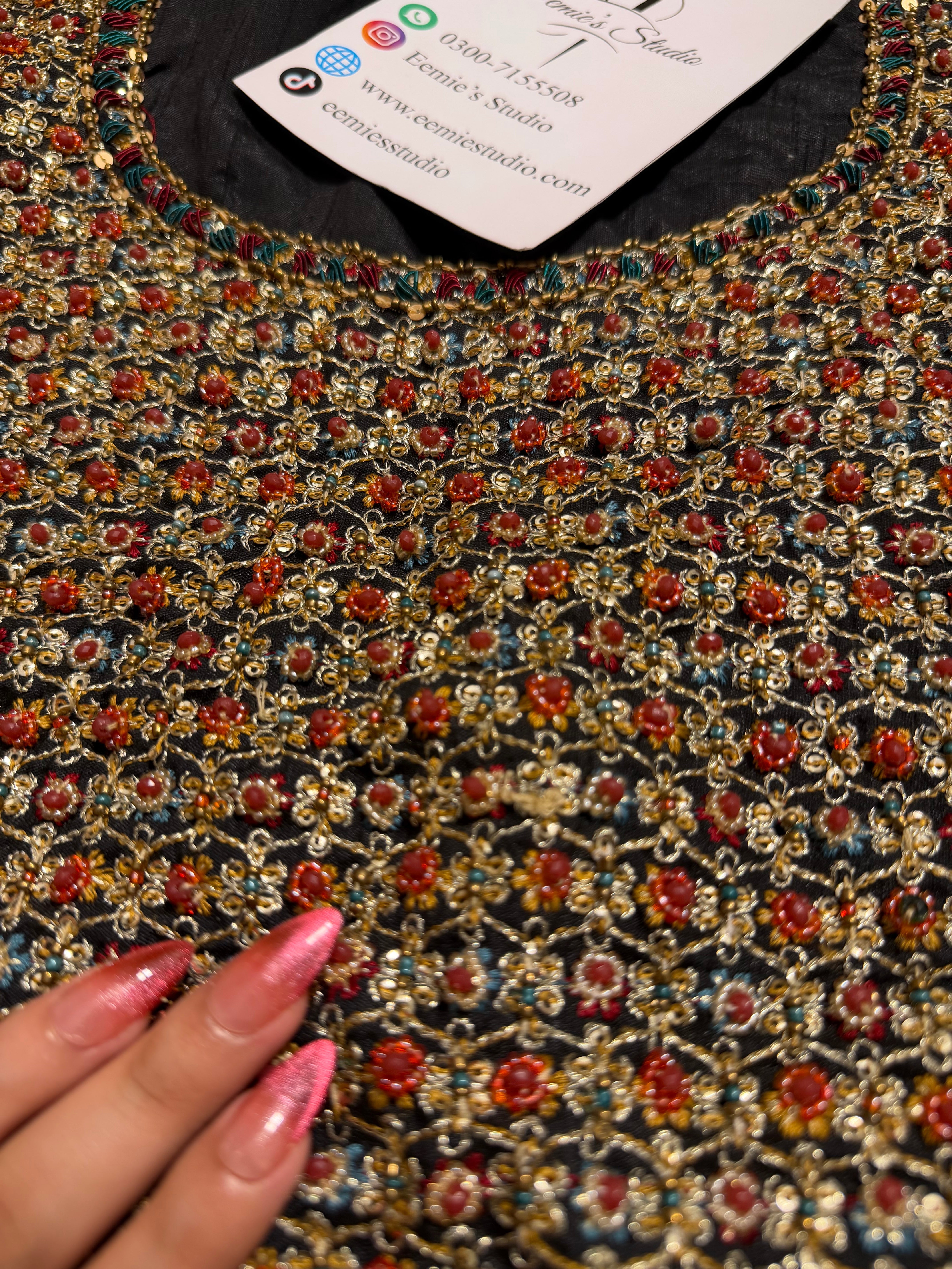 Mina Kashif - Fizza Ayla's Atelier