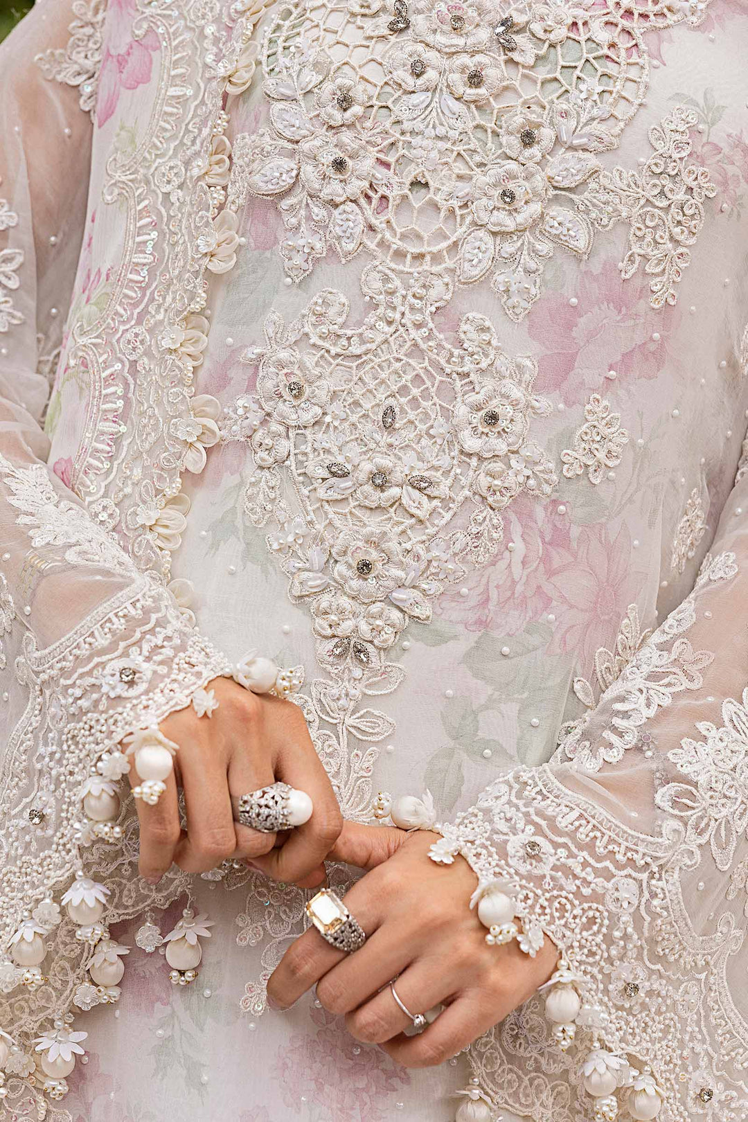 Maria.B Chiffons MPC-25-101
(Off White Rose) Ayla's Atelier