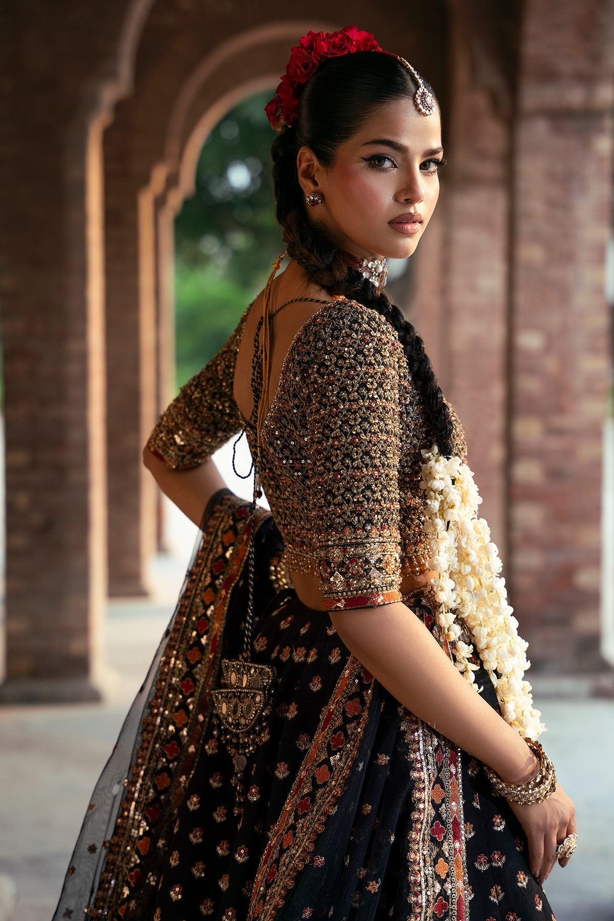 Mina Kashif - Fizza Ayla's Atelier