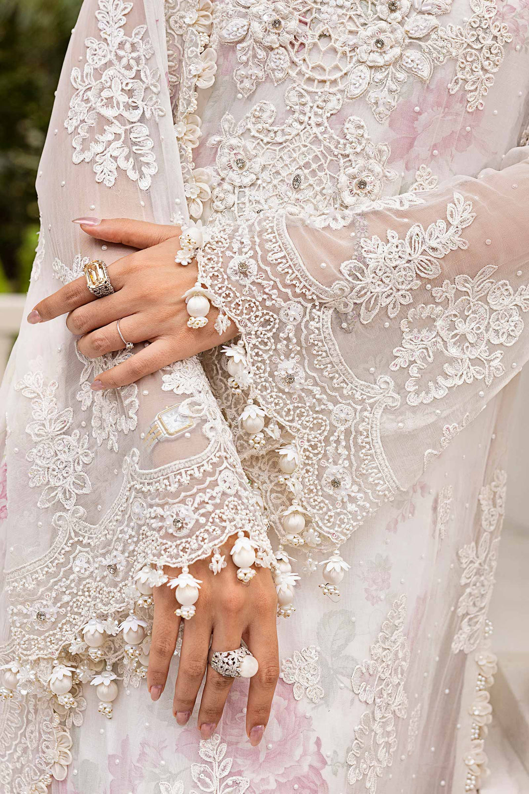 Maria.B Chiffons MPC-25-101
(Off White Rose) Ayla's Atelier