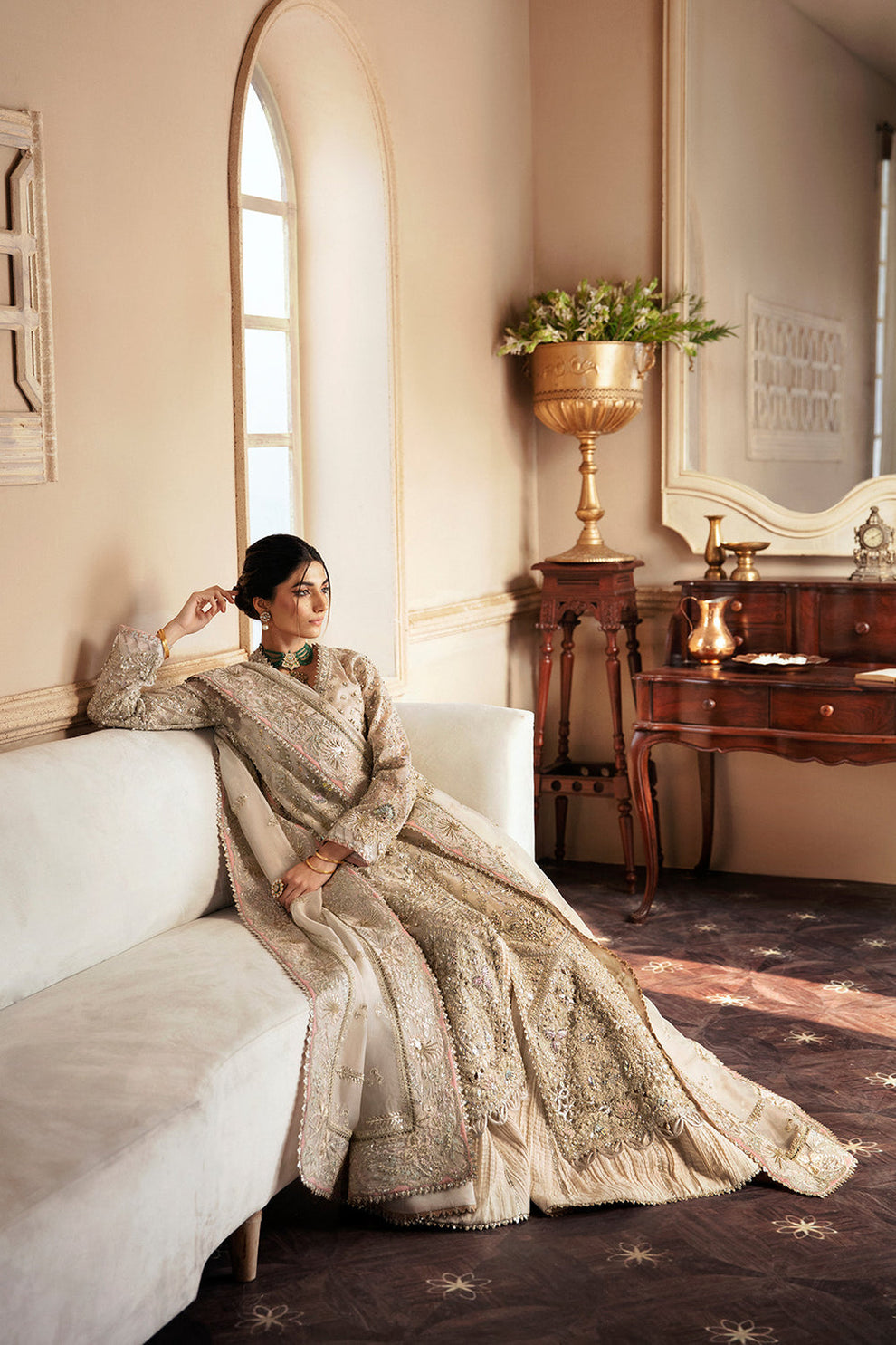 Soraya - Miel Royal Embroidery