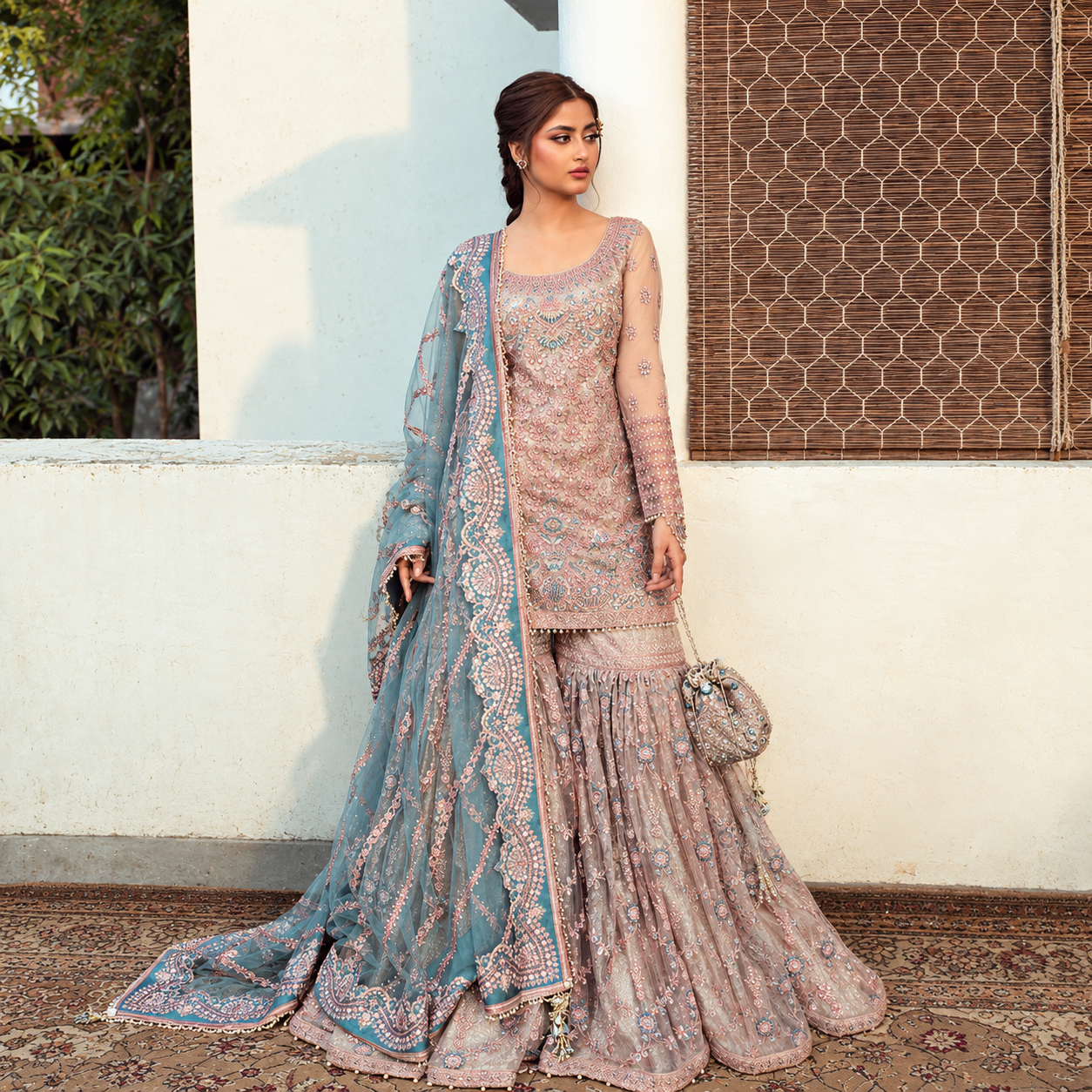 Faiza Saqlain - Aytan Eemie's Studio