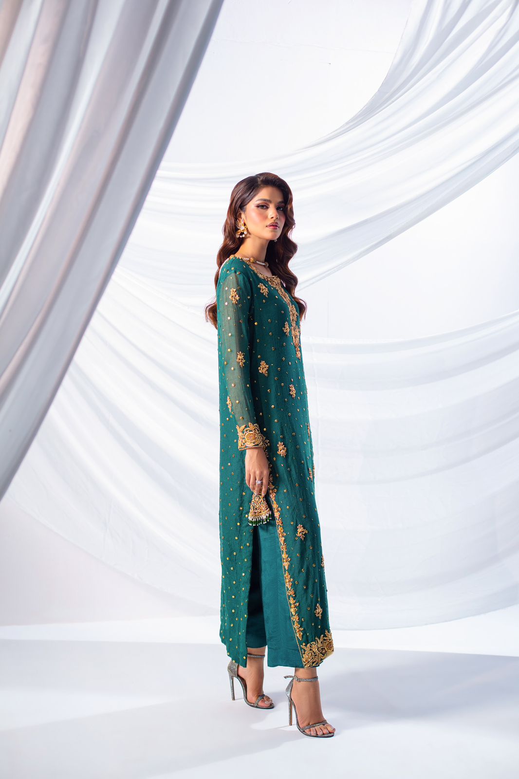 Sehrish NadeemGreen kamdani Ayla's Atelier