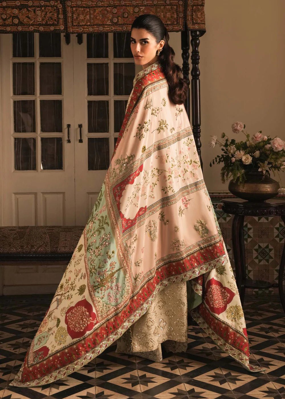 Saira Shakira - Gilded Ayla's Atelier