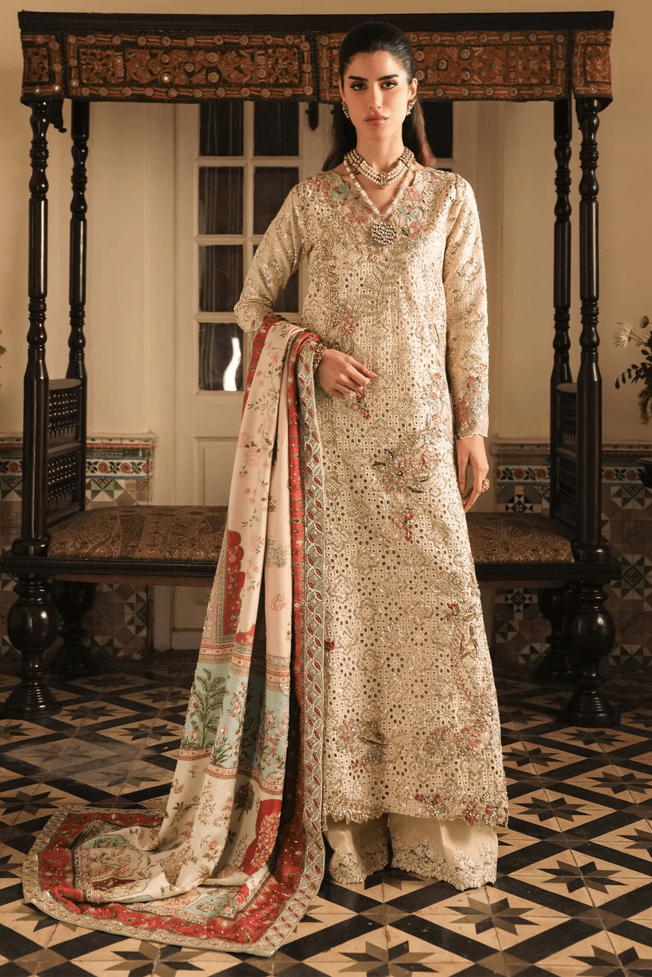 Saira Shakira - Gilded Ayla's Atelier