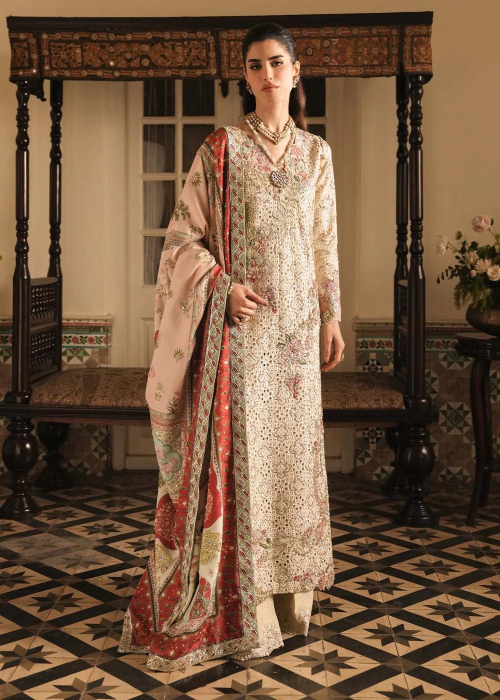 Saira Shakira - Gilded Ayla's Atelier